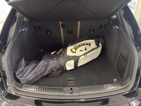 2022 Porsche Macan — photo 8 | Tuminion Kenya