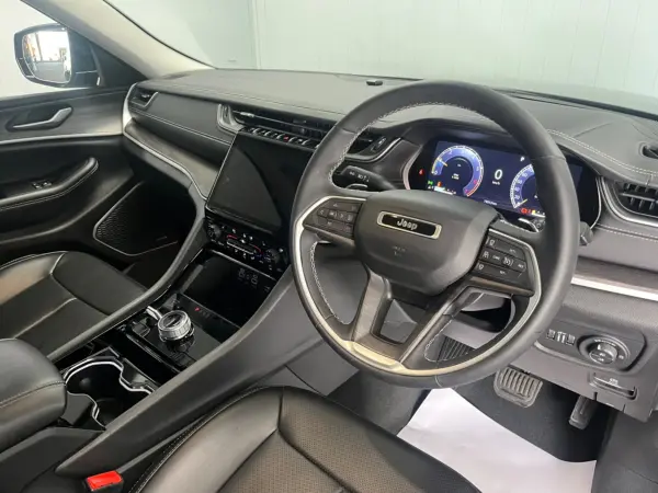 2024 Jeep Grand Cherokee — photo 3 | Tuminion Kenya