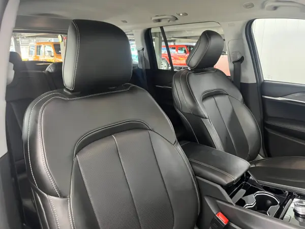 2024 Jeep Grand Cherokee — photo 7 | Tuminion Kenya