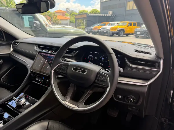 2024 Jeep Grand Cherokee — photo 7 | Tuminion Kenya