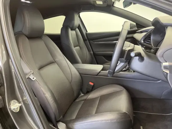 2024 Mazda 3 Fastback — photo 3 | Tuminion Kenya