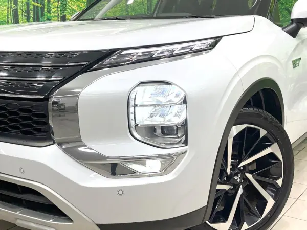 2022 Mitsubishi Outlander — photo 8 | Tuminion Kenya