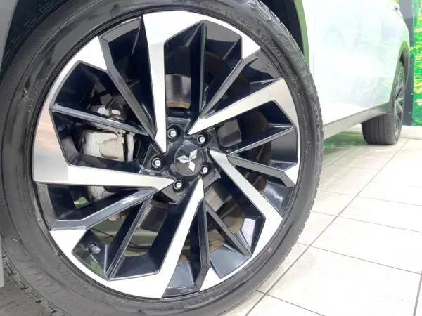 2022 Mitsubishi Outlander — photo 9 | Tuminion Kenya