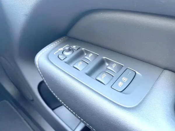 2023 Volvo Xc60 — photo 3 | Tuminion Kenya