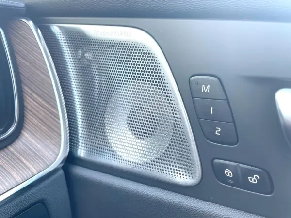 2023 Volvo Xc60 — photo 7 | Tuminion Kenya