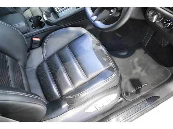 2023 Porsche Macan — photo 9 | Tuminion Kenya