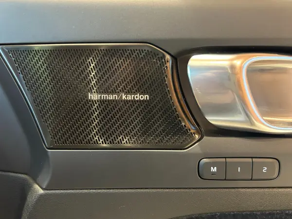 2021 Volvo Xc40 — photo 8 | Tuminion Kenya