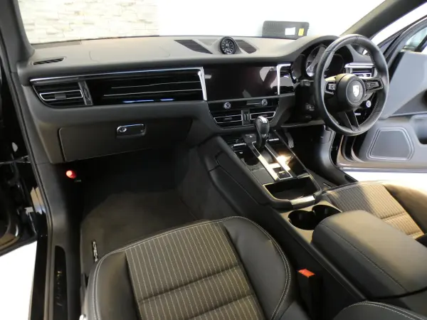 2024 Porsche Macan — photo 8 | Tuminion Kenya