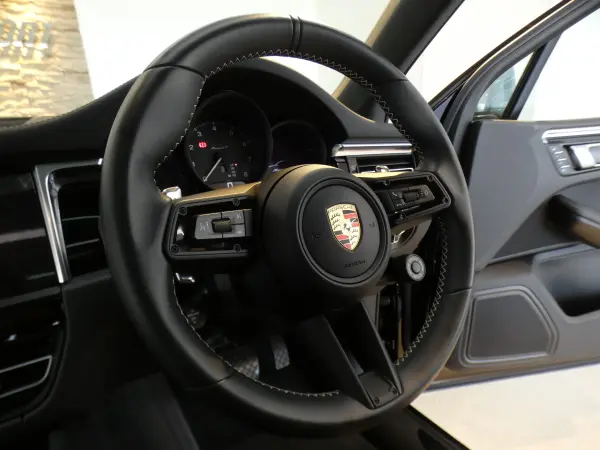 2024 Porsche Macan — photo 9 | Tuminion Kenya