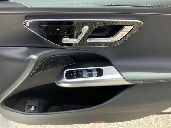 2025 Mercedes E Class — photo 8 | Tuminion Kenya