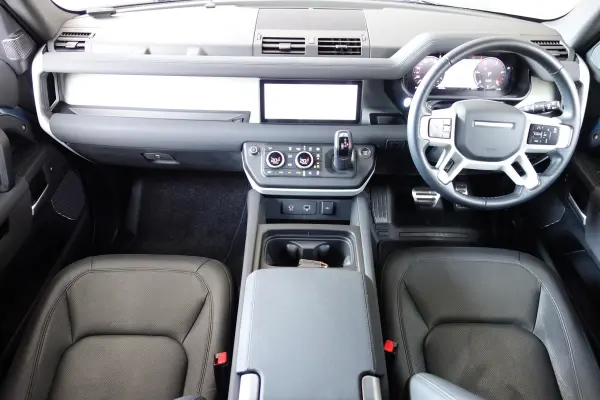 2022 Landrover Defender — photo 3 | Tuminion Kenya