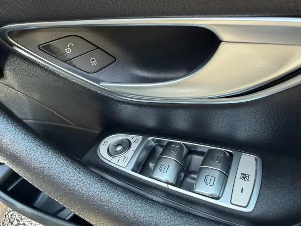 2019 Mercedes E Class — photo 8 | Tuminion Kenya