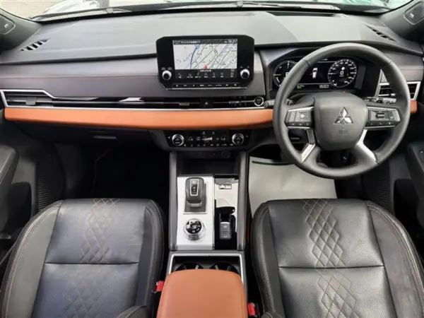 2023 Mitsubishi Outlander — photo 2 | Tuminion Kenya