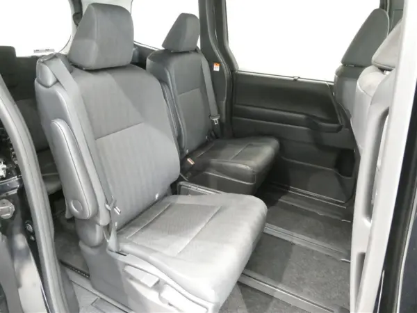 2023 Toyota Noah — photo 9 | Tuminion Kenya