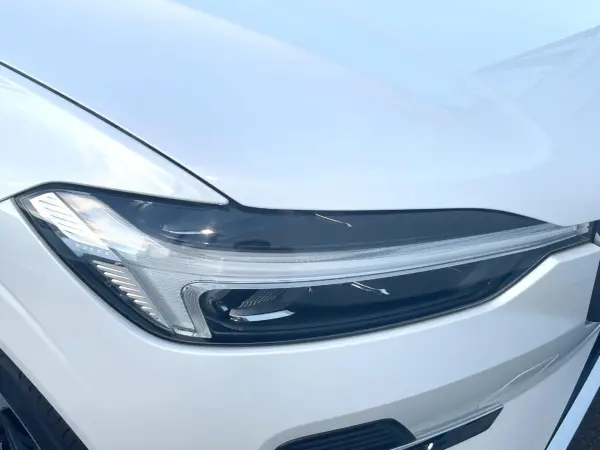2022 Volvo Xc60 — photo 8 | Tuminion Kenya