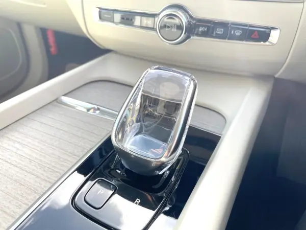 2022 Volvo Xc60 — photo 7 | Tuminion Kenya