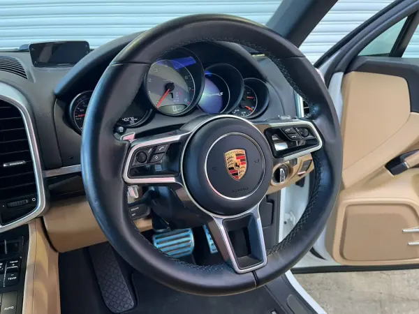 2018 Porsche Cayenne — photo 8 | Tuminion Kenya