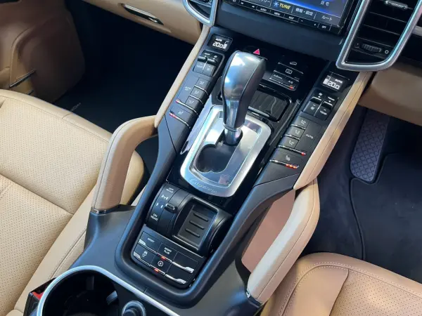 2018 Porsche Cayenne — photo 9 | Tuminion Kenya
