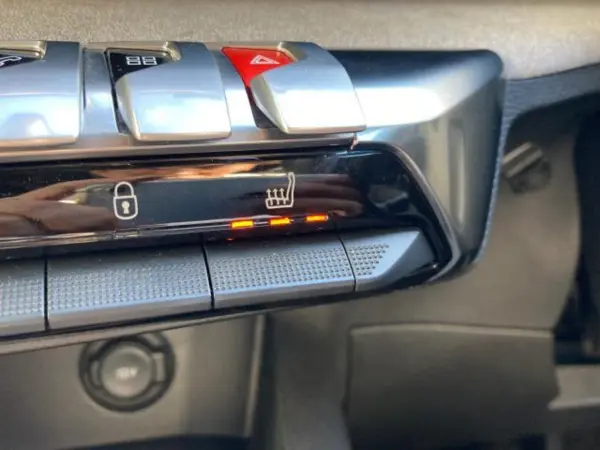 2021 Peugeot 5008 — photo 9 | Tuminion Kenya