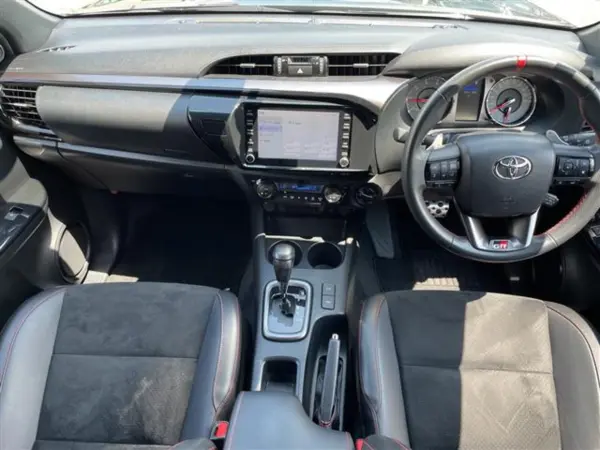 2023 Toyota Hilux — photo 2 | Tuminion Kenya