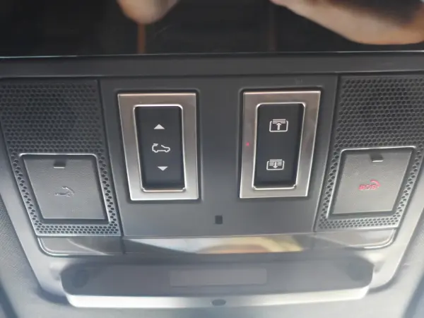 2024 Landrover Defender — photo 8 | Tuminion Kenya