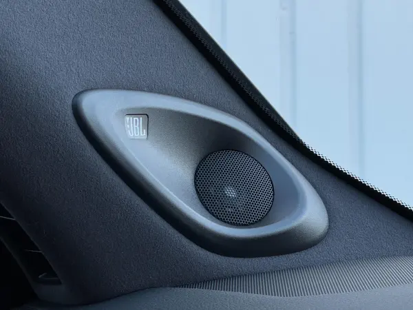 2025 Toyota Landrcuiser 300 — photo 3 | Tuminion Kenya