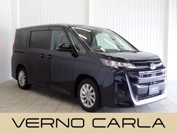 2022 Toyota Noah — photo 1