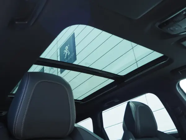 2023 Peugeot 5008 — photo 7 | Tuminion Kenya