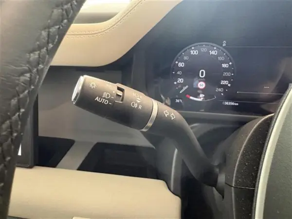 2022 Landrover Defender — photo 7 | Tuminion Kenya