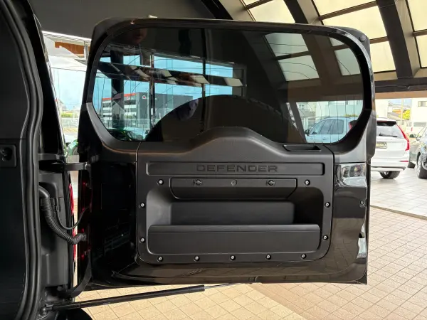 2020 Landrover Defender — photo 8 | Tuminion Kenya