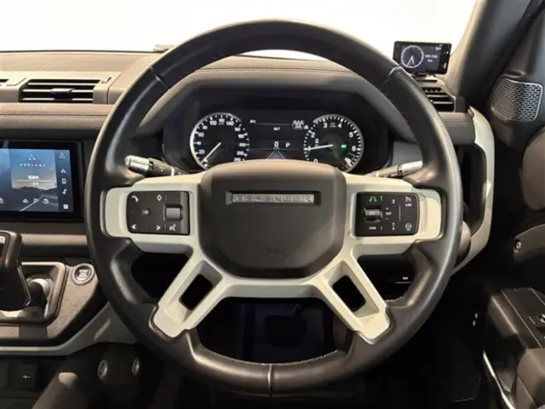 2020 Landrover Defender — photo 3 | Tuminion Kenya
