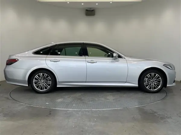 2021 Toyota Crown — photo 9 | Tuminion Kenya