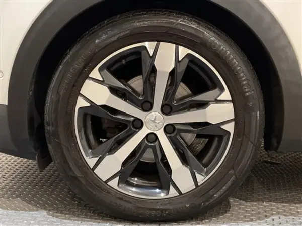 2020 Peugeot 5008 — photo 8 | Tuminion Kenya