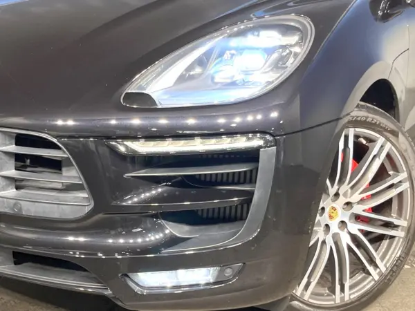2018 Porsche Macan — photo 8 | Tuminion Kenya