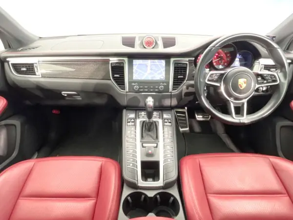 2018 Porsche Macan — photo 2 | Tuminion Kenya
