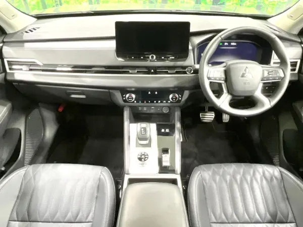 2024 Mitsubishi Outlander — photo 2 | Tuminion Kenya