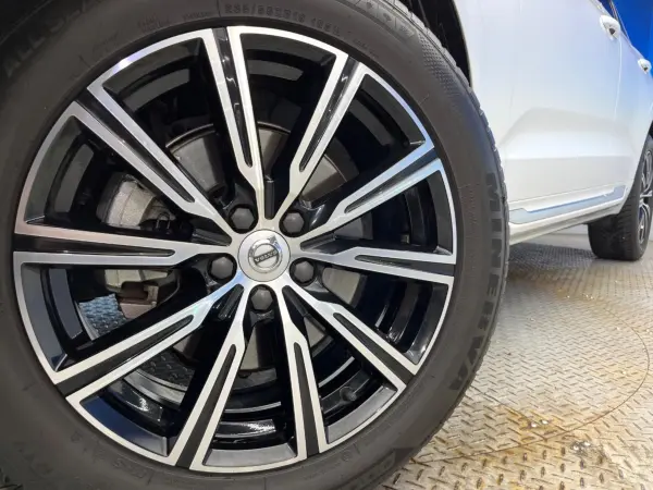 2020 Volvo Xc60 — photo 9 | Tuminion Kenya