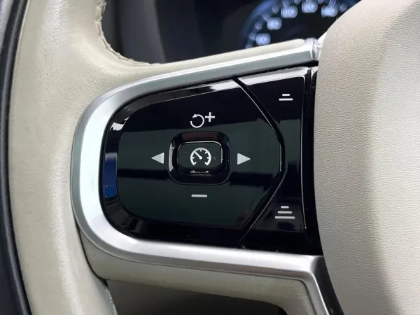 2020 Volvo Xc60 — photo 7 | Tuminion Kenya