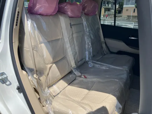 2025 Toyota Landrcuiser 300 — photo 9 | Tuminion Kenya