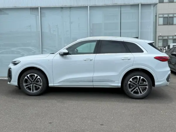 2025 Audi Q5 — photo 3 | Tuminion Kenya
