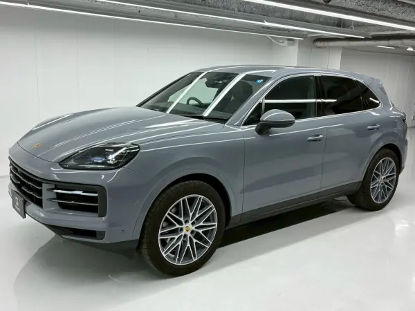 Porsche Cayenne 3.0 Tiptronic S 4WD Arctic Grey Black Leather 21-inch RS Spyder Design Wheels Seat Ventilation 14-way Power Memory Seats BOSE Surround Active Lane Keep Steering Wheel Heater Privacy Glass (Arctic Grey) — 2024, 15,000km, for sale in Kenya