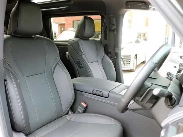 2024 Toyota Alphard — photo 8 | Tuminion Kenya