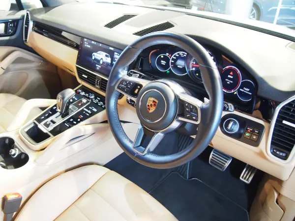 2021 Porsche Cayenne — photo 8 | Tuminion Kenya