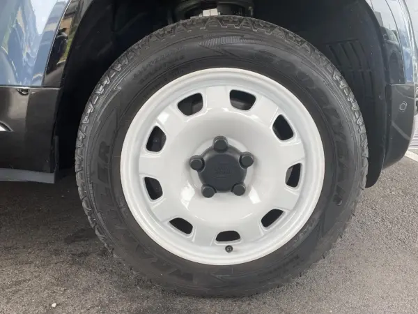 2024 Landrover Defender — photo 3 | Tuminion Kenya
