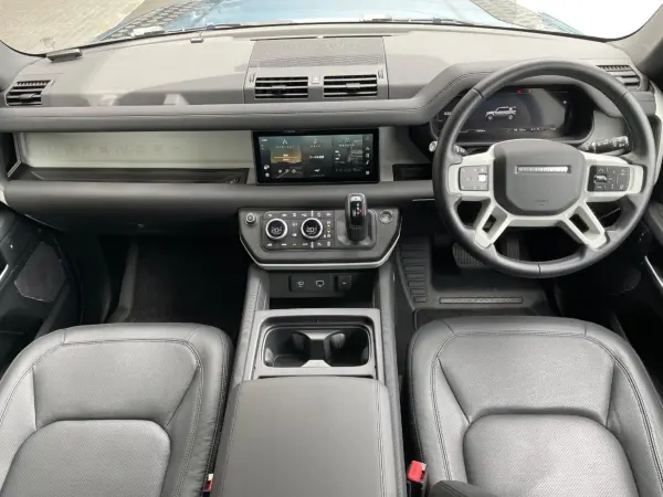 2024 Landrover Defender — photo 2 | Tuminion Kenya