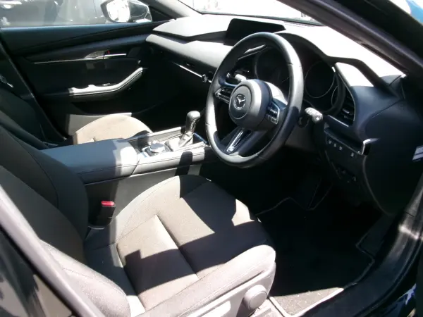 2021 Mazda 3 Fastback — photo 8 | Tuminion Kenya