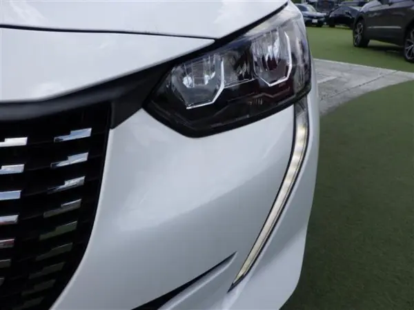 2023 Peugeot 208 — photo 8 | Tuminion Kenya