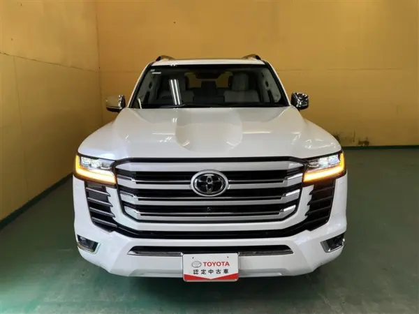 2024 Toyota Landrcuiser 300 — photo 2 | Tuminion Kenya