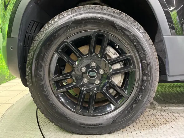 2021 Landrover Defender — photo 9 | Tuminion Kenya