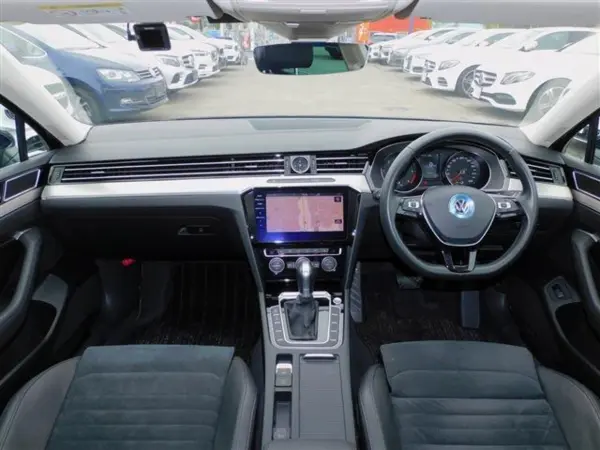 2018 Volkswagen Passat — photo 2 | Tuminion Kenya